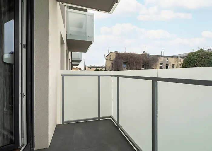 Elegancki Niedaleko Parku W Poznaniu Z Tarasem I Parkingiem By Renters Lejlighed