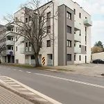 Lejlighed Elegancki Niedaleko Parku W Poznaniu Z Tarasem I Parkingiem By Renters *