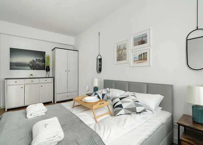 Elegancki Niedaleko Parku W Poznaniu Z Tarasem I Parkingiem By Renters *